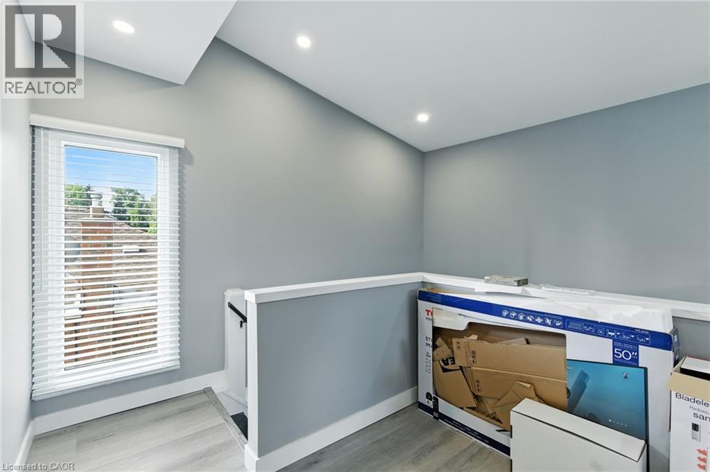 74 East 14th Street, Hamilton, Ontario  L9A 4B5 - Photo 12 - 40771443