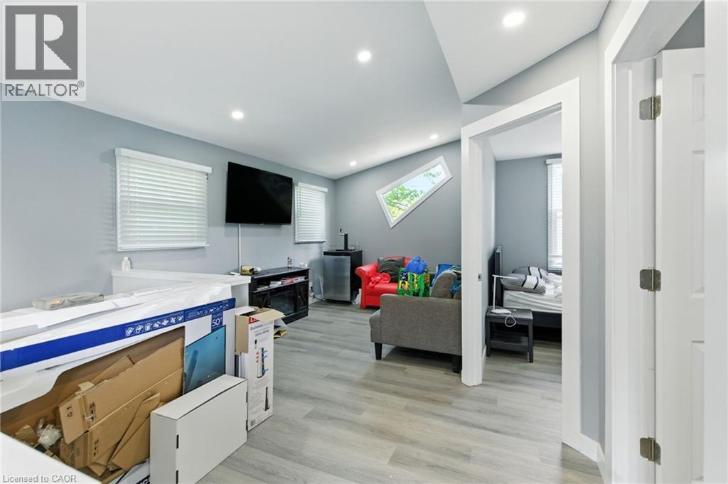 74 East 14th Street, Hamilton, Ontario  L9A 4B5 - Photo 13 - 40771443