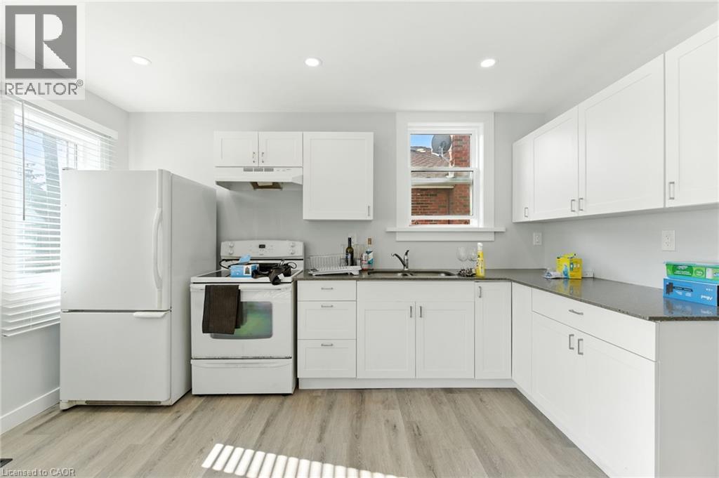 74 East 14th Street, Hamilton, Ontario  L9A 4B5 - Photo 5 - 40771443