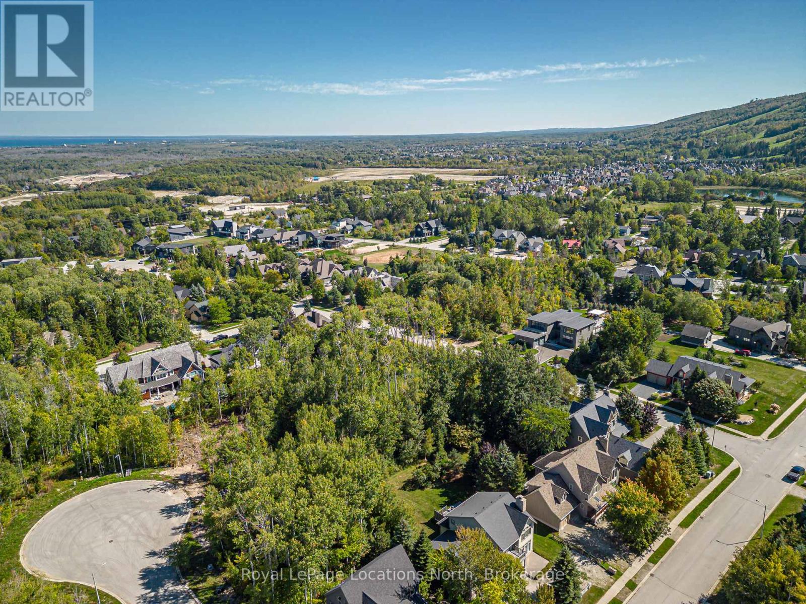 101 Salzburg Place, Blue Mountains, Ontario  L9Y 0S2 - Photo 14 - X12414816