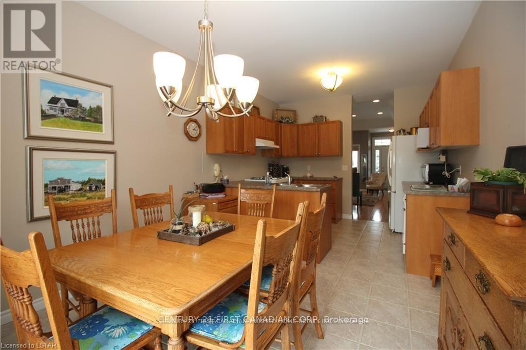 1821 Dalmagarry Road, London North, Ontario  N6G 0A6 - Photo 10 - X12414897