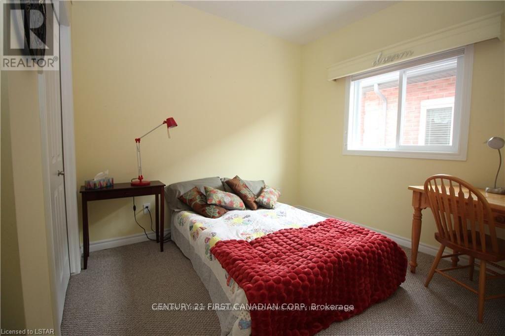 1821 Dalmagarry Road, London North, Ontario  N6G 0A6 - Photo 14 - X12414897