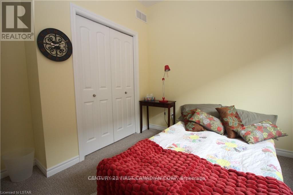 1821 Dalmagarry Road, London North, Ontario  N6G 0A6 - Photo 15 - X12414897