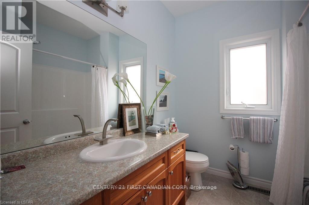 1821 Dalmagarry Road, London North, Ontario  N6G 0A6 - Photo 16 - X12414897