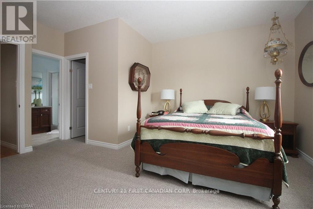 1821 Dalmagarry Road, London North, Ontario  N6G 0A6 - Photo 19 - X12414897