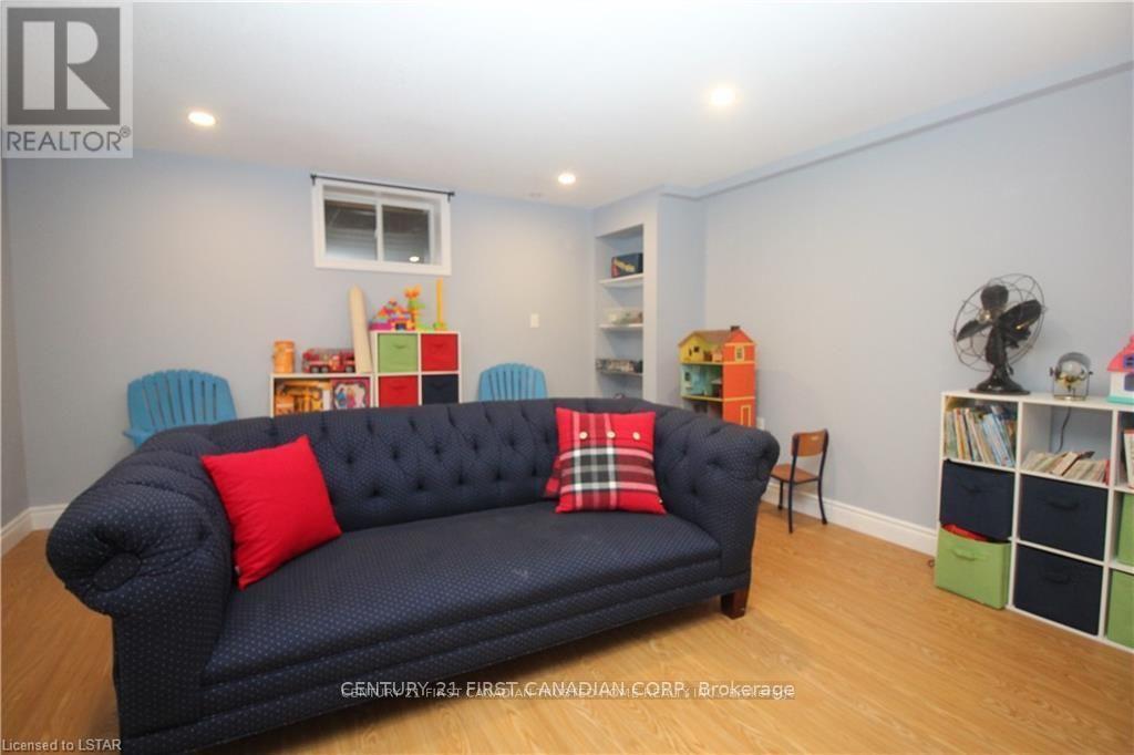 1821 Dalmagarry Road, London North, Ontario  N6G 0A6 - Photo 27 - X12414897