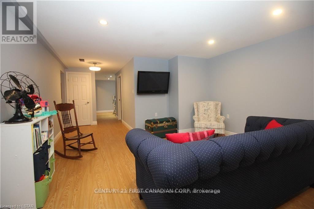 1821 Dalmagarry Road, London North, Ontario  N6G 0A6 - Photo 28 - X12414897