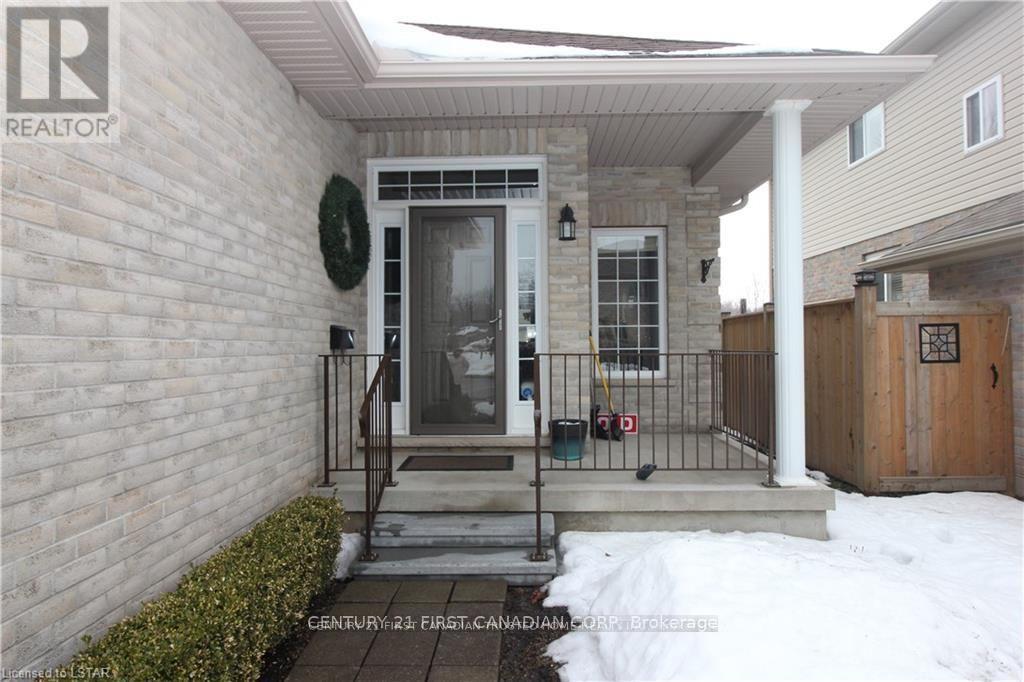 1821 Dalmagarry Road, London North, Ontario  N6G 0A6 - Photo 3 - X12414897