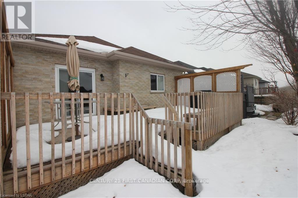 1821 Dalmagarry Road, London North, Ontario  N6G 0A6 - Photo 33 - X12414897