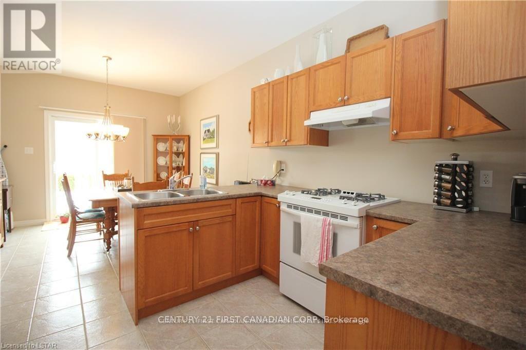 1821 Dalmagarry Road, London North, Ontario  N6G 0A6 - Photo 7 - X12414897