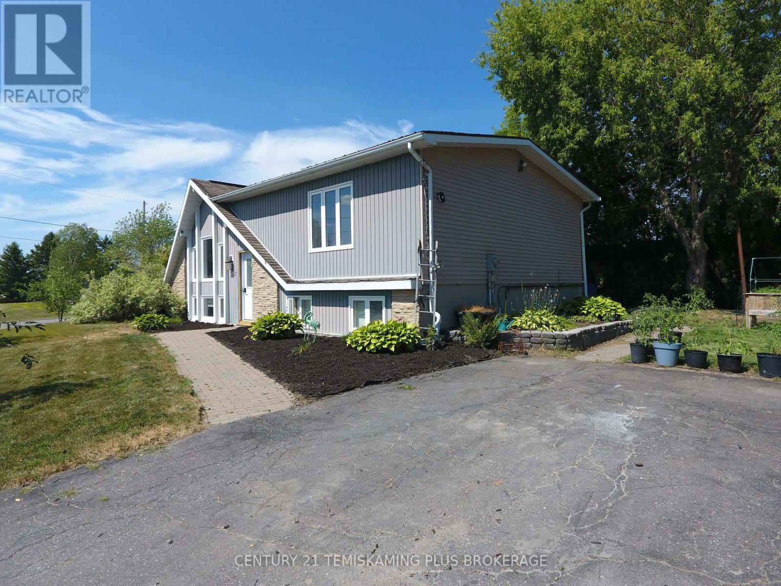 267 Rondeau Street, Temiskaming Shores, Ontario  P0J 1P0 - Photo 4 - T12414760