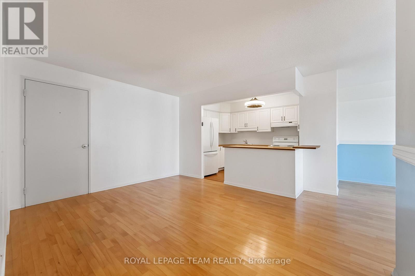 606 - 158c Mcarthur Avenue, Ottawa, Ontario  K1L 8E7 - Photo 4 - X12414728