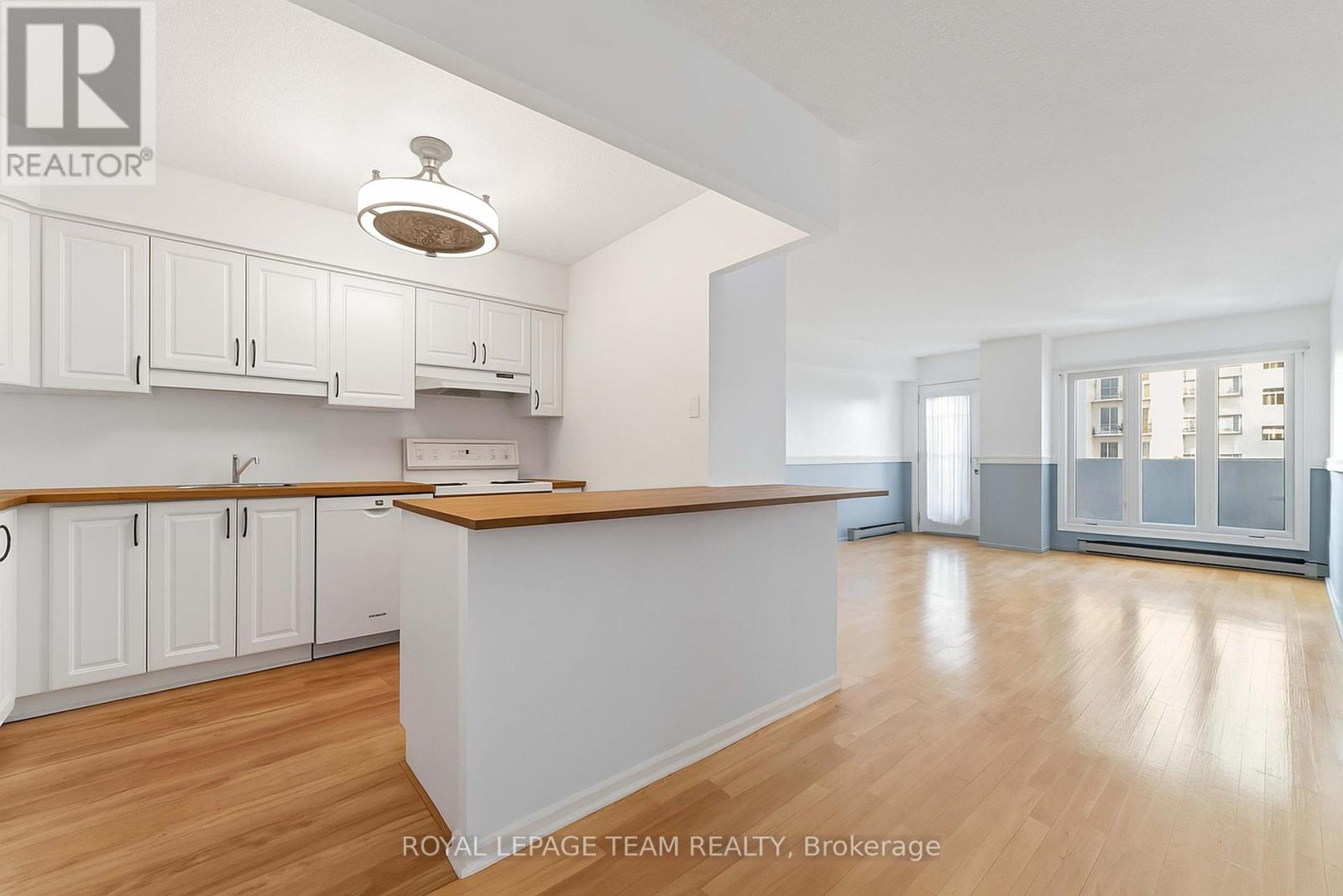 606 - 158c Mcarthur Avenue, Ottawa, Ontario  K1L 8E7 - Photo 6 - X12414728