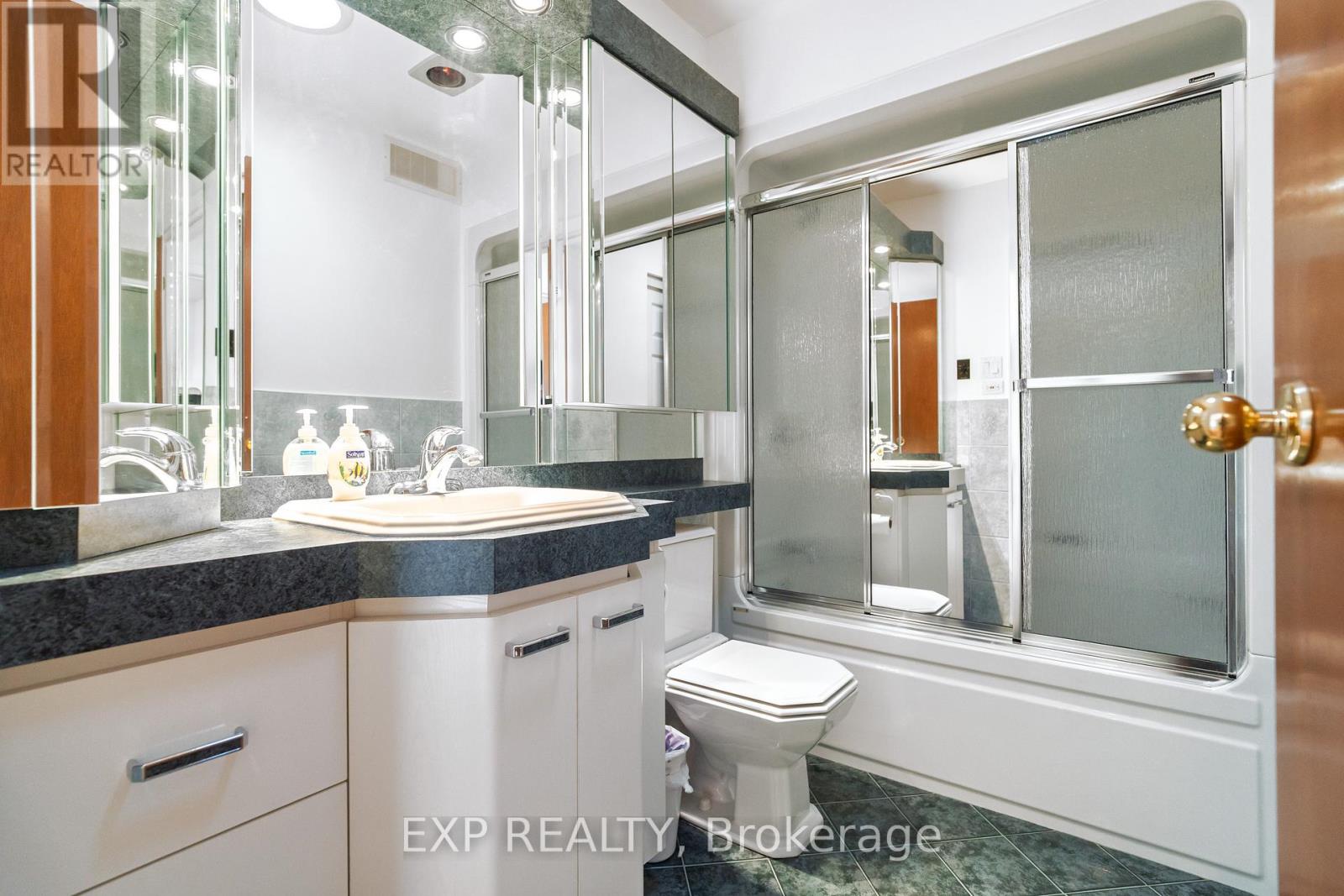 2577 Regional 174 Road, Ottawa, Ontario  K4C 1E5 - Photo 17 - X12414755