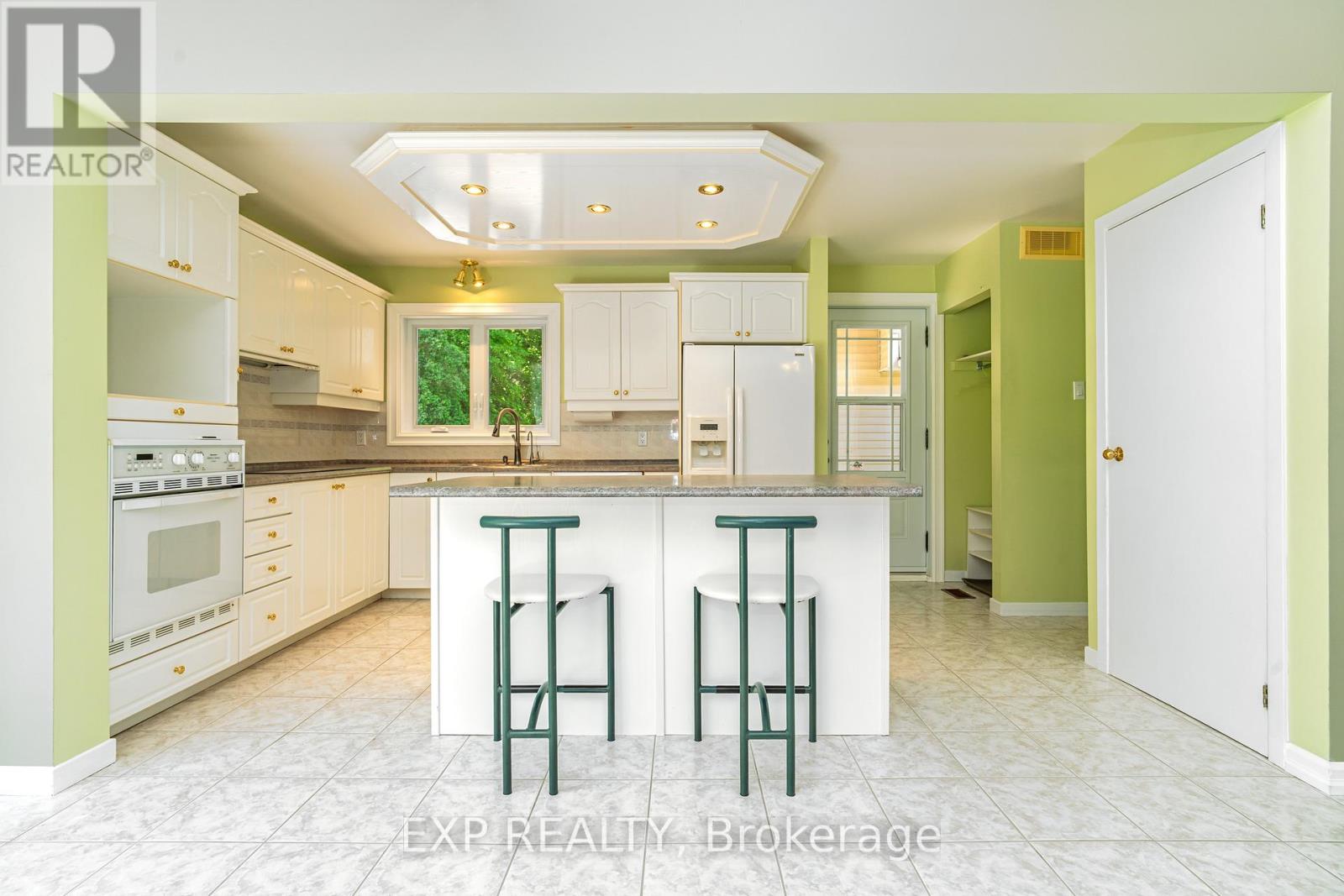 2577 Regional 174 Road, Ottawa, Ontario  K4C 1E5 - Photo 3 - X12414755