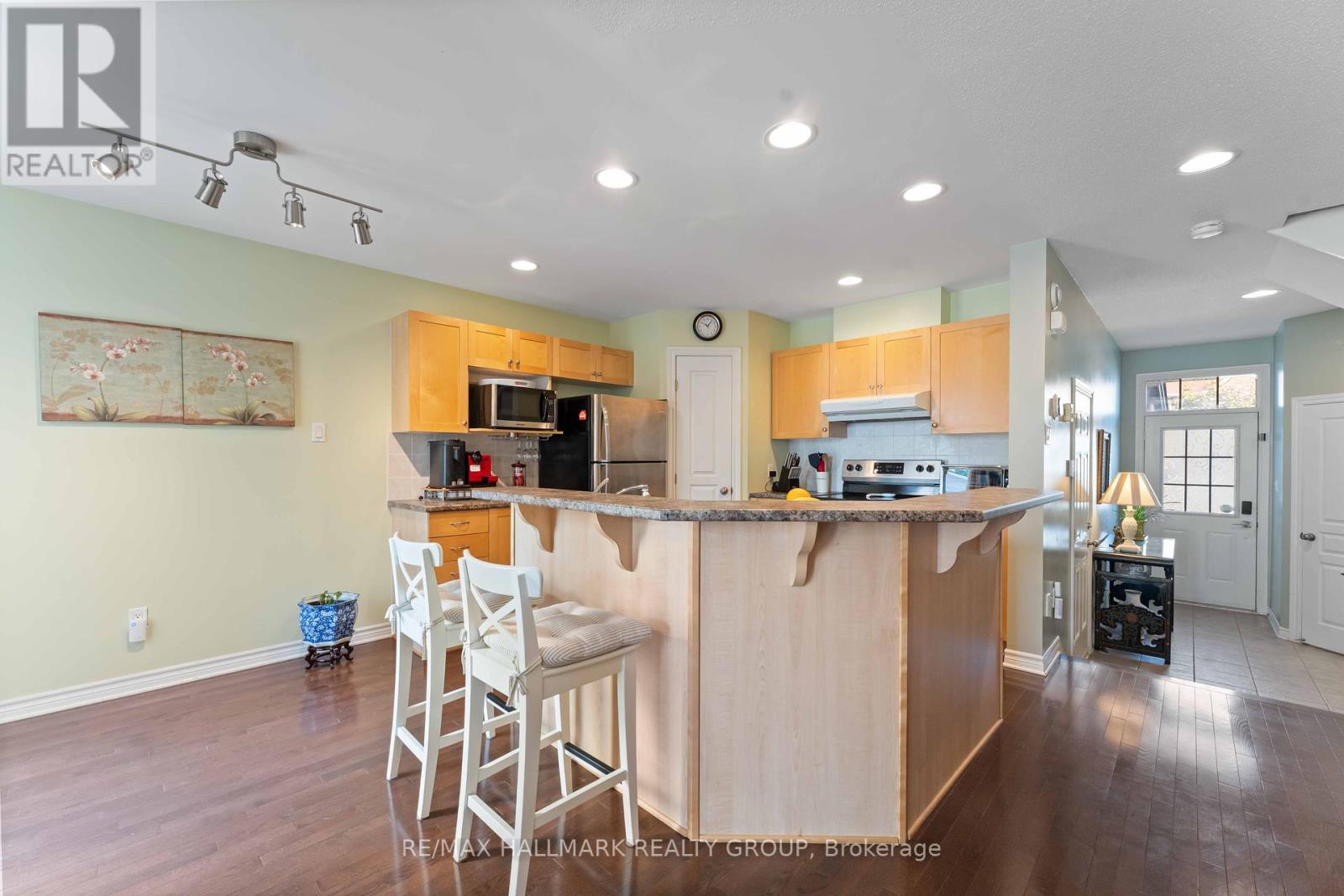504 Salzburg Drive, Ottawa, Ontario  K4A 0C6 - Photo 12 - X12414784