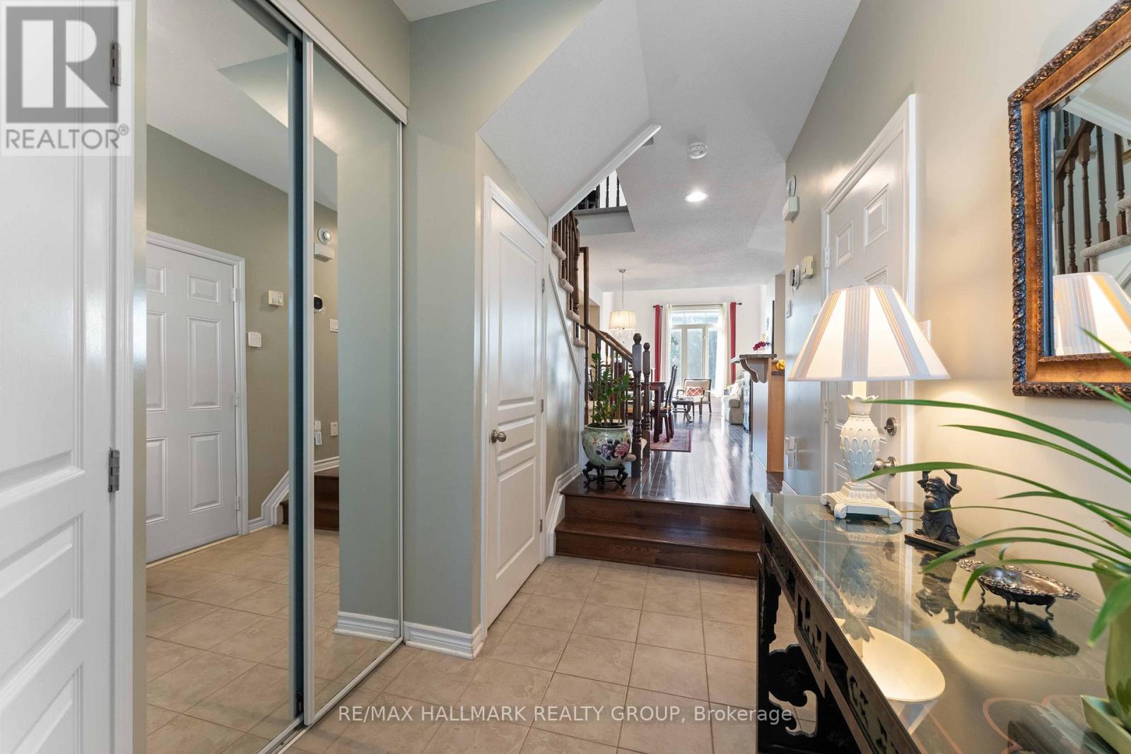 504 Salzburg Drive, Ottawa, Ontario  K4A 0C6 - Photo 4 - X12414784