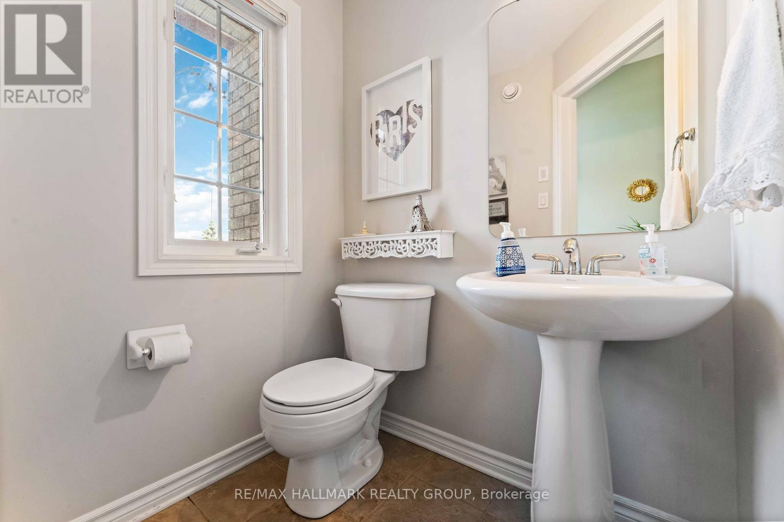 504 Salzburg Drive, Ottawa, Ontario  K4A 0C6 - Photo 5 - X12414784