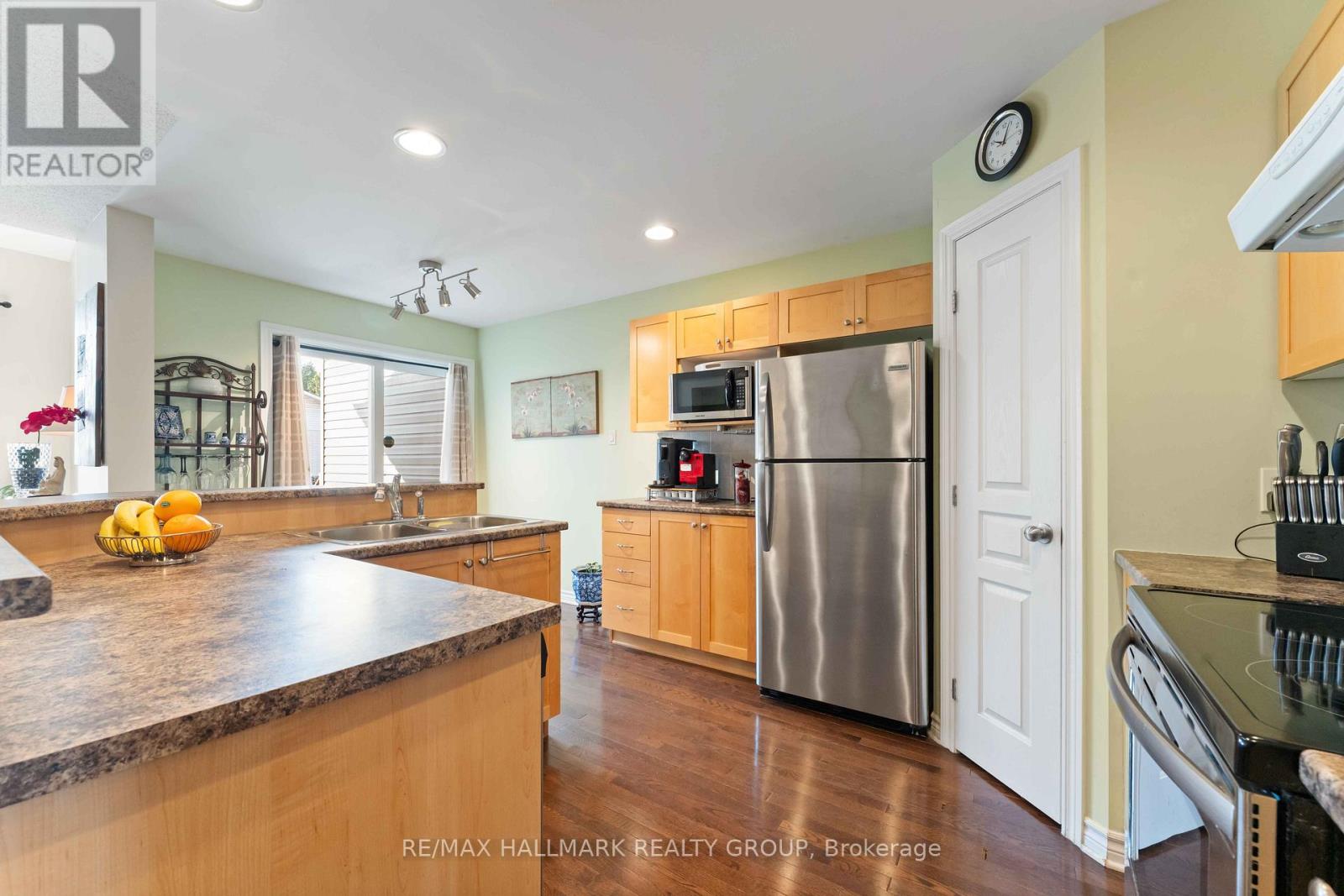 504 Salzburg Drive, Ottawa, Ontario  K4A 0C6 - Photo 8 - X12414784