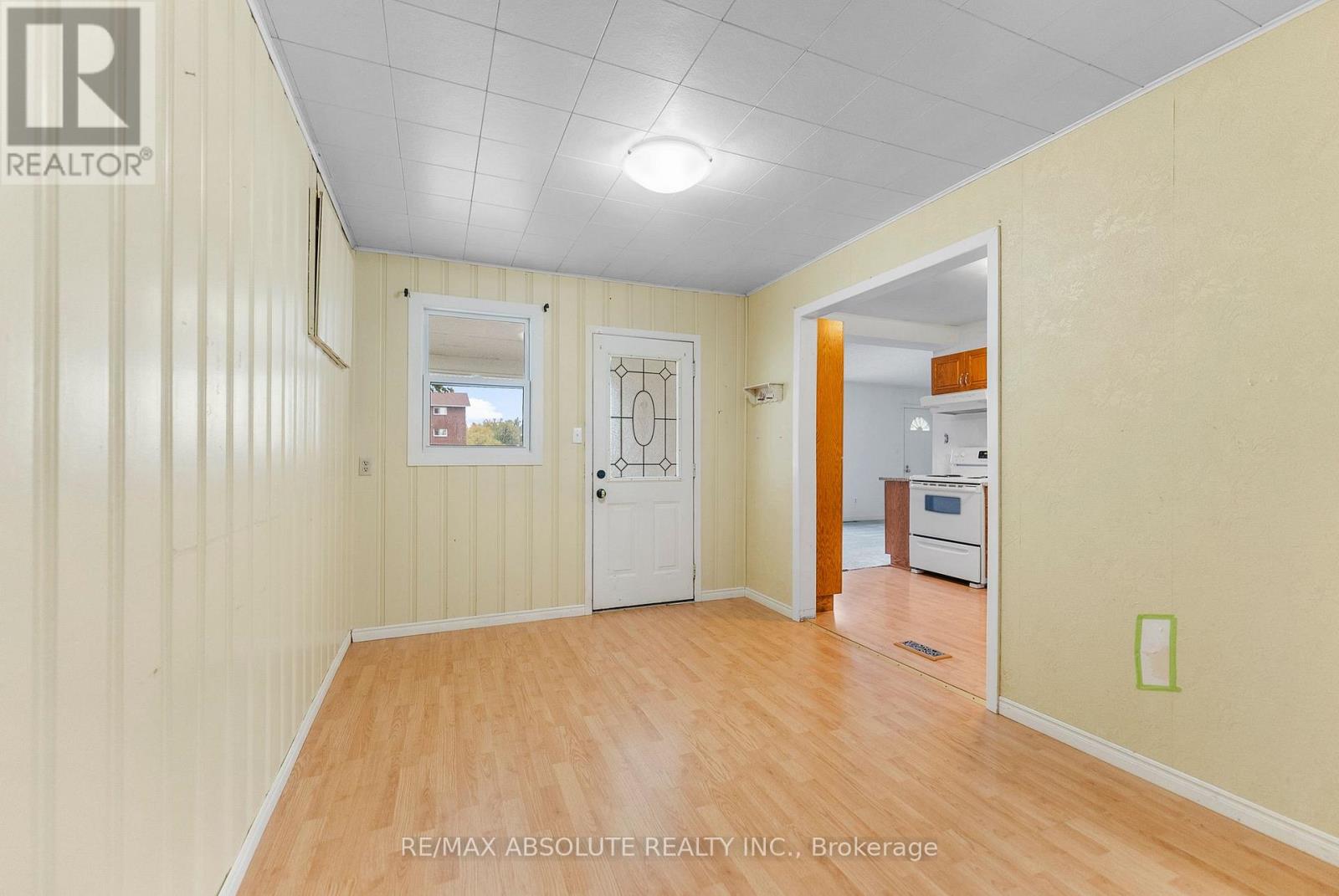 106 Edey Street, Arnprior, Ontario  K7S 1C1 - Photo 2 - X12414830