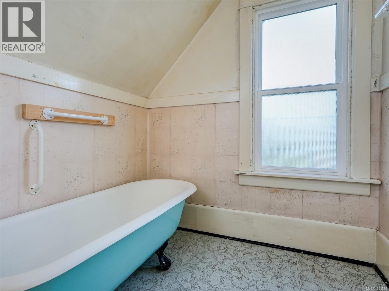 1250 Fairfield Rd, Victoria, British Columbia  V8V 3B5 - Photo 25 - 1013876