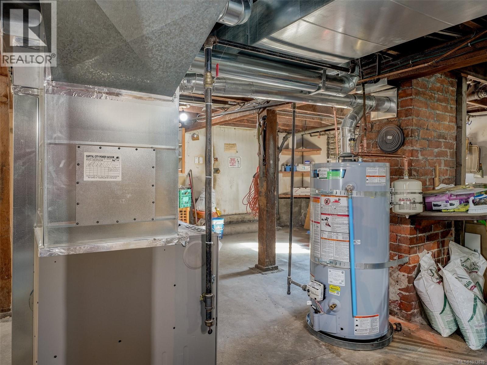 1250 Fairfield Rd, Victoria, British Columbia  V8V 3B5 - Photo 28 - 1013876