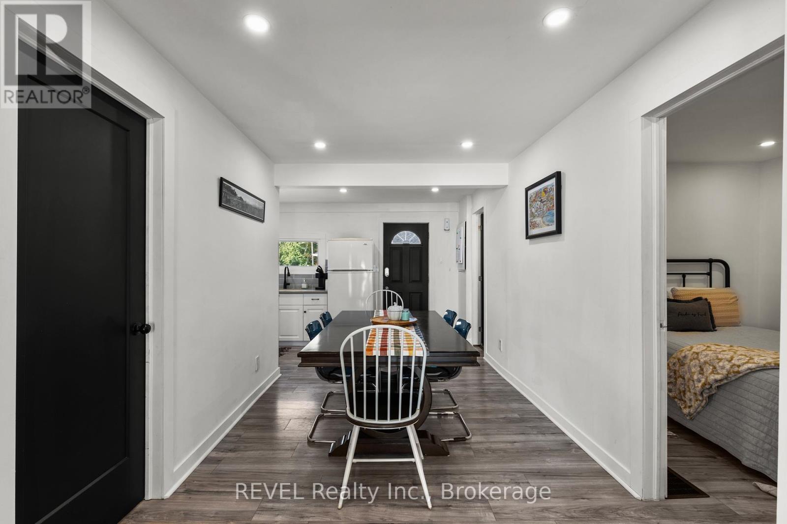313 Ridgeway Road, Fort Erie, Ontario  L0S 1B0 - Photo 12 - X12414783