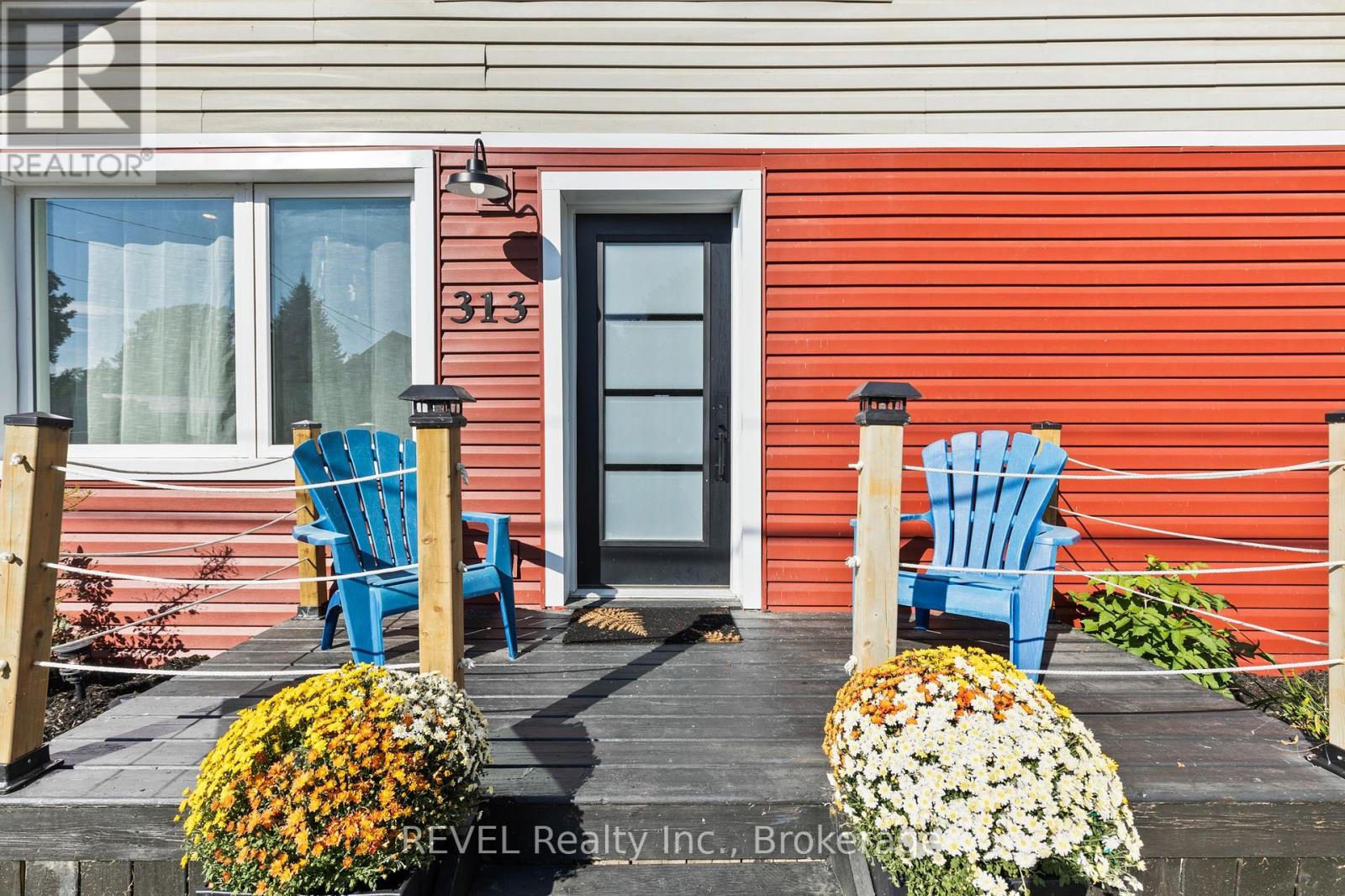 313 Ridgeway Road, Fort Erie, Ontario  L0S 1B0 - Photo 4 - X12414783