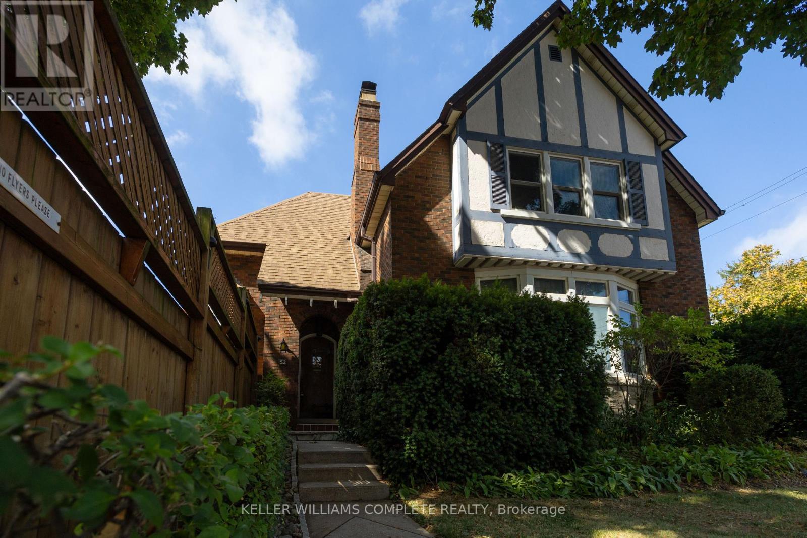 52 Balmoral Avenue S, Hamilton, Ontario  L8M 3J9 - Photo 2 - X12414787