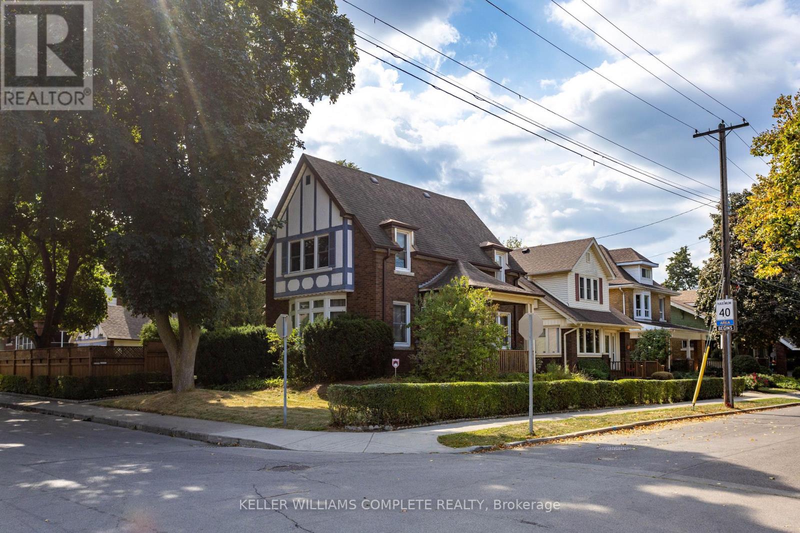 52 Balmoral Avenue S, Hamilton, Ontario  L8M 3J9 - Photo 3 - X12414787