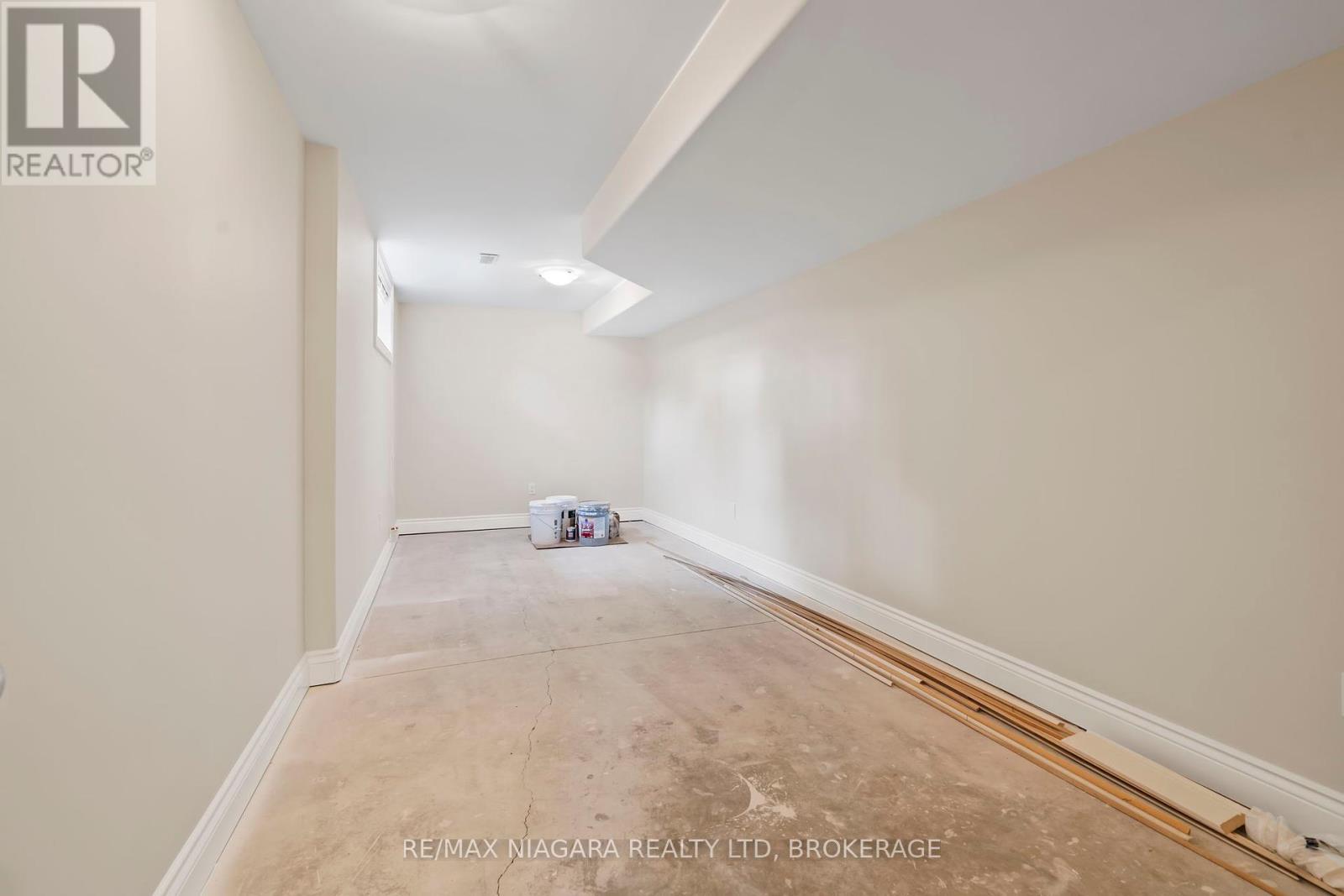 6748 Domenic Crescent, Niagara Falls, Ontario  L2J 4L5 - Photo 36 - X12414828