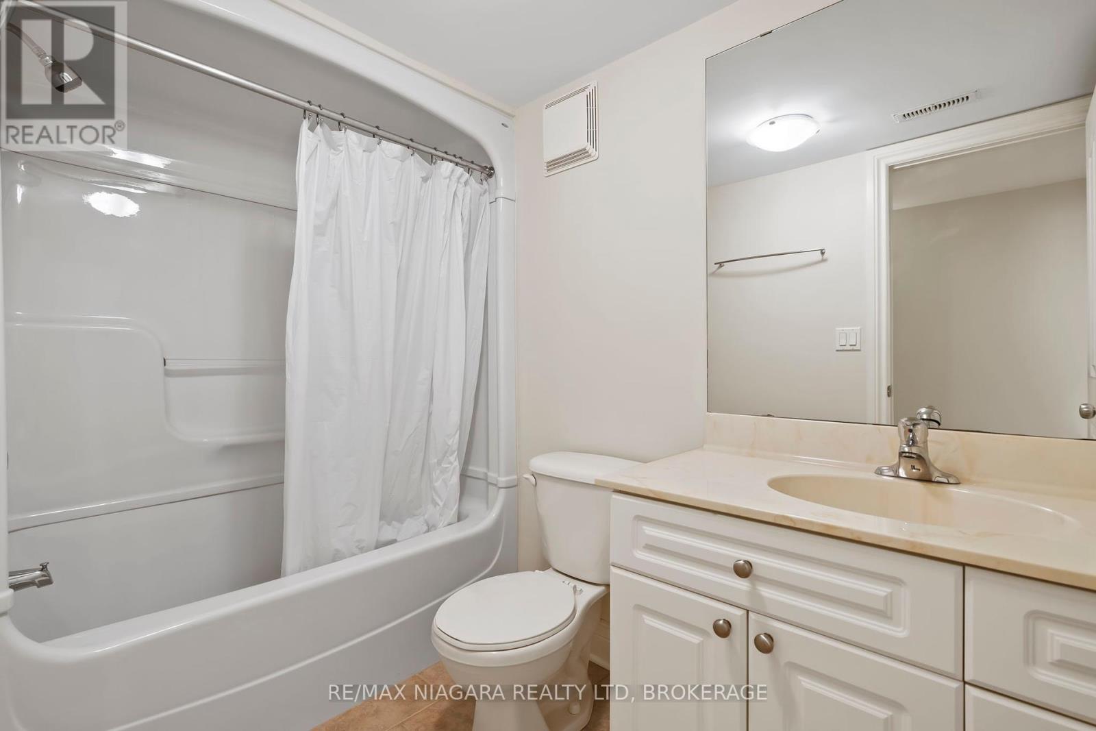 6748 Domenic Crescent, Niagara Falls, Ontario  L2J 4L5 - Photo 37 - X12414828