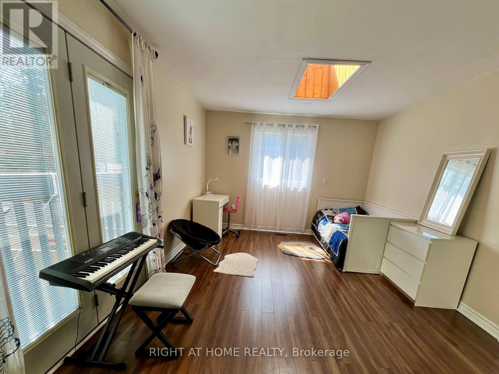 3273 Cove Avenue, Innisfil, Ontario  L9S 2K7 - Photo 11 - N12414119