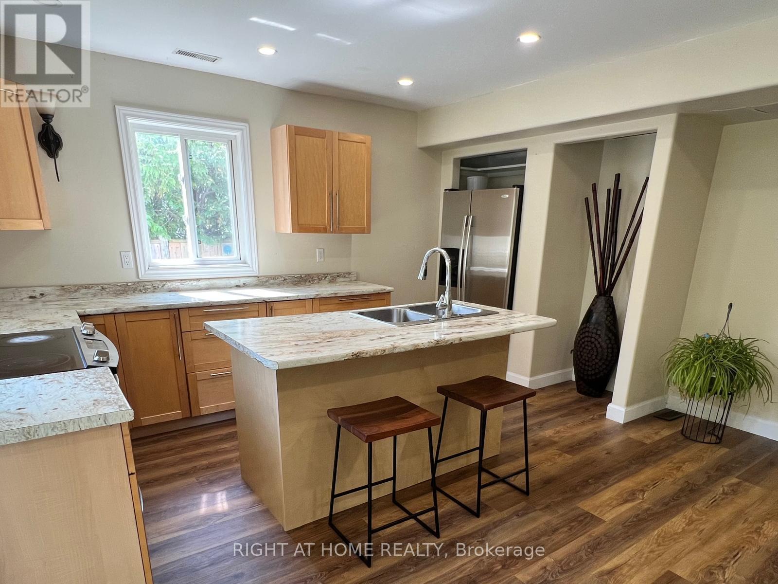 3273 Cove Avenue, Innisfil, Ontario  L9S 2K7 - Photo 5 - N12414119