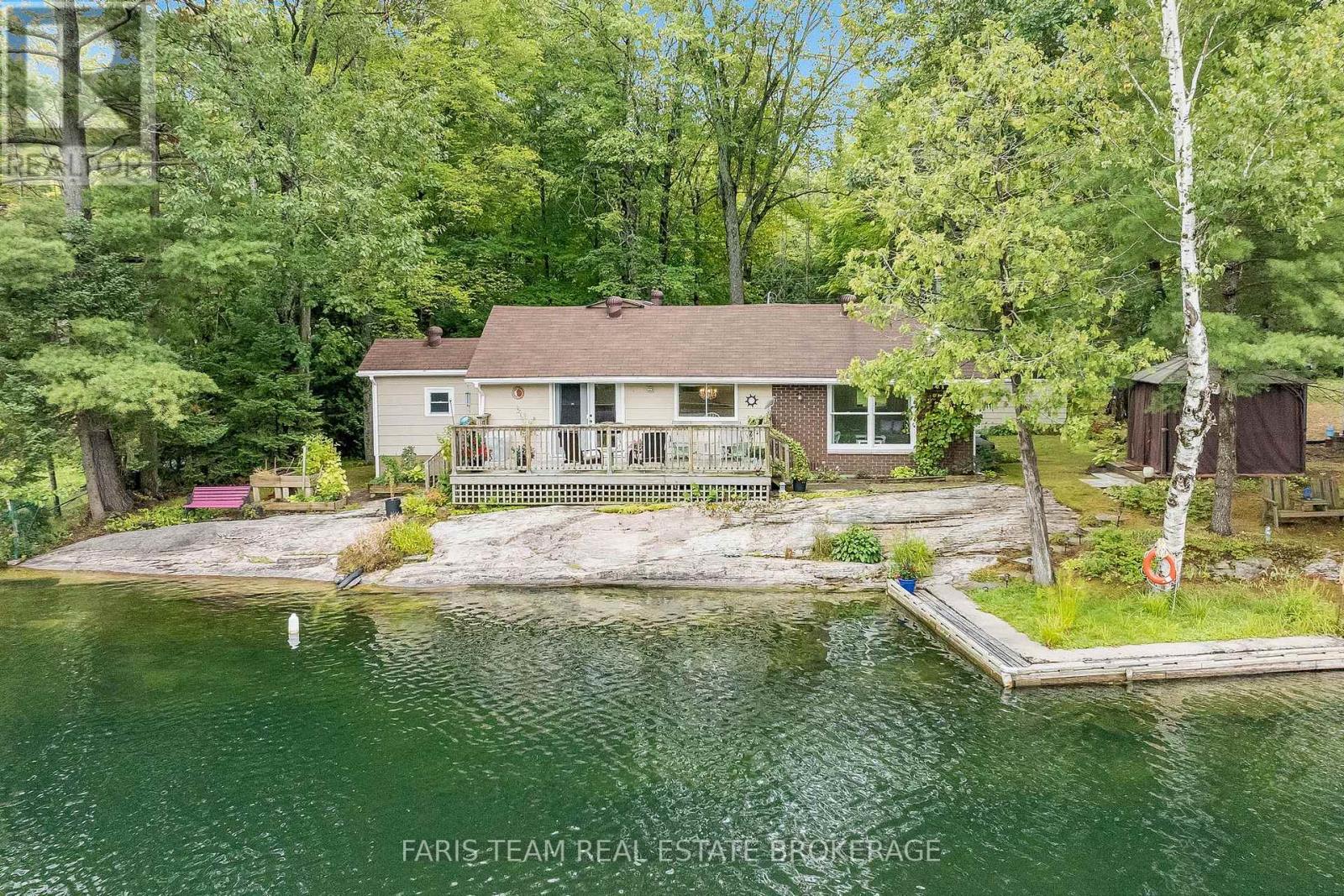 Property at 8060 OAKRIDGE DRIVE image 2
