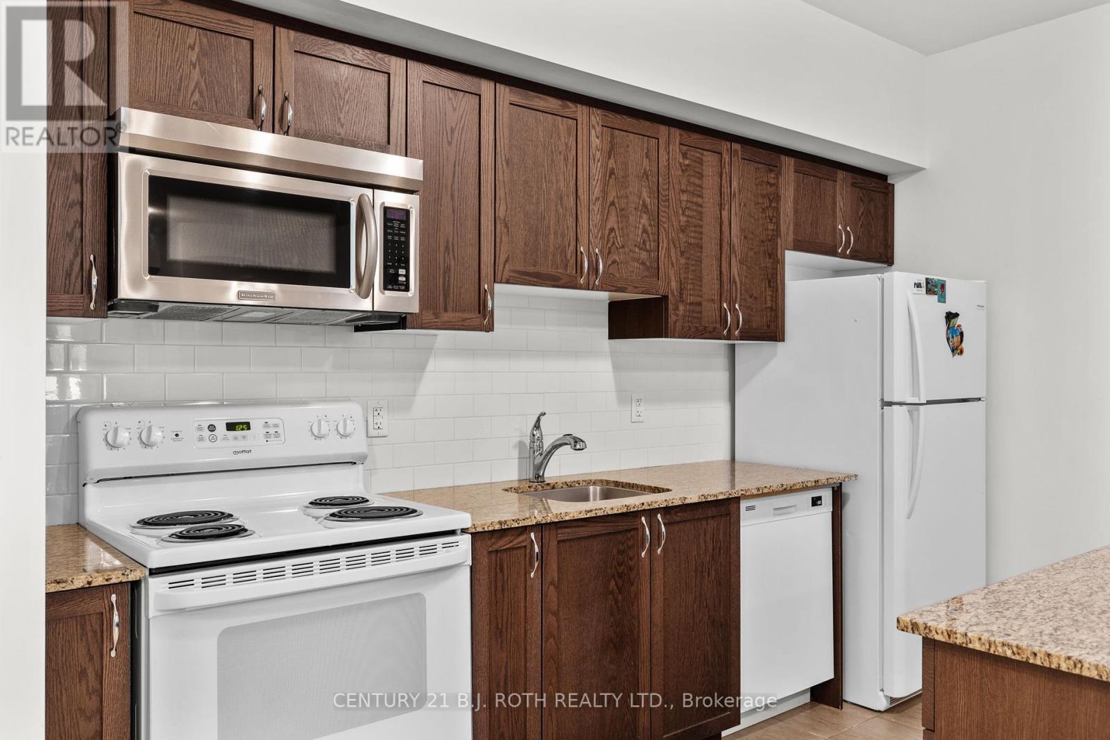 103 - 300 Essa Road, Barrie (0 West), Ontario  L4J 0B9 - Photo 11 - S12414673