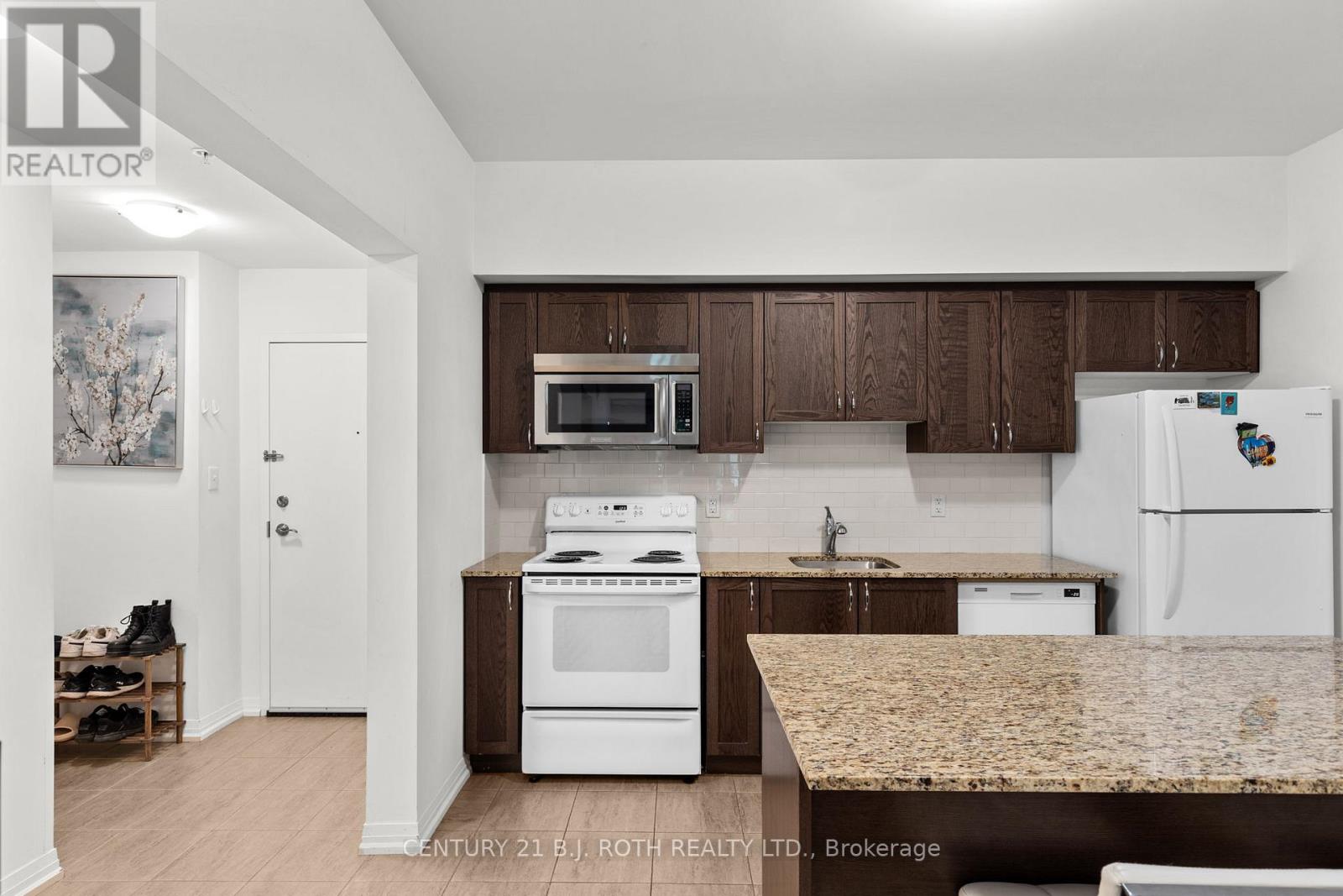 103 - 300 Essa Road, Barrie (0 West), Ontario  L4J 0B9 - Photo 6 - S12414673