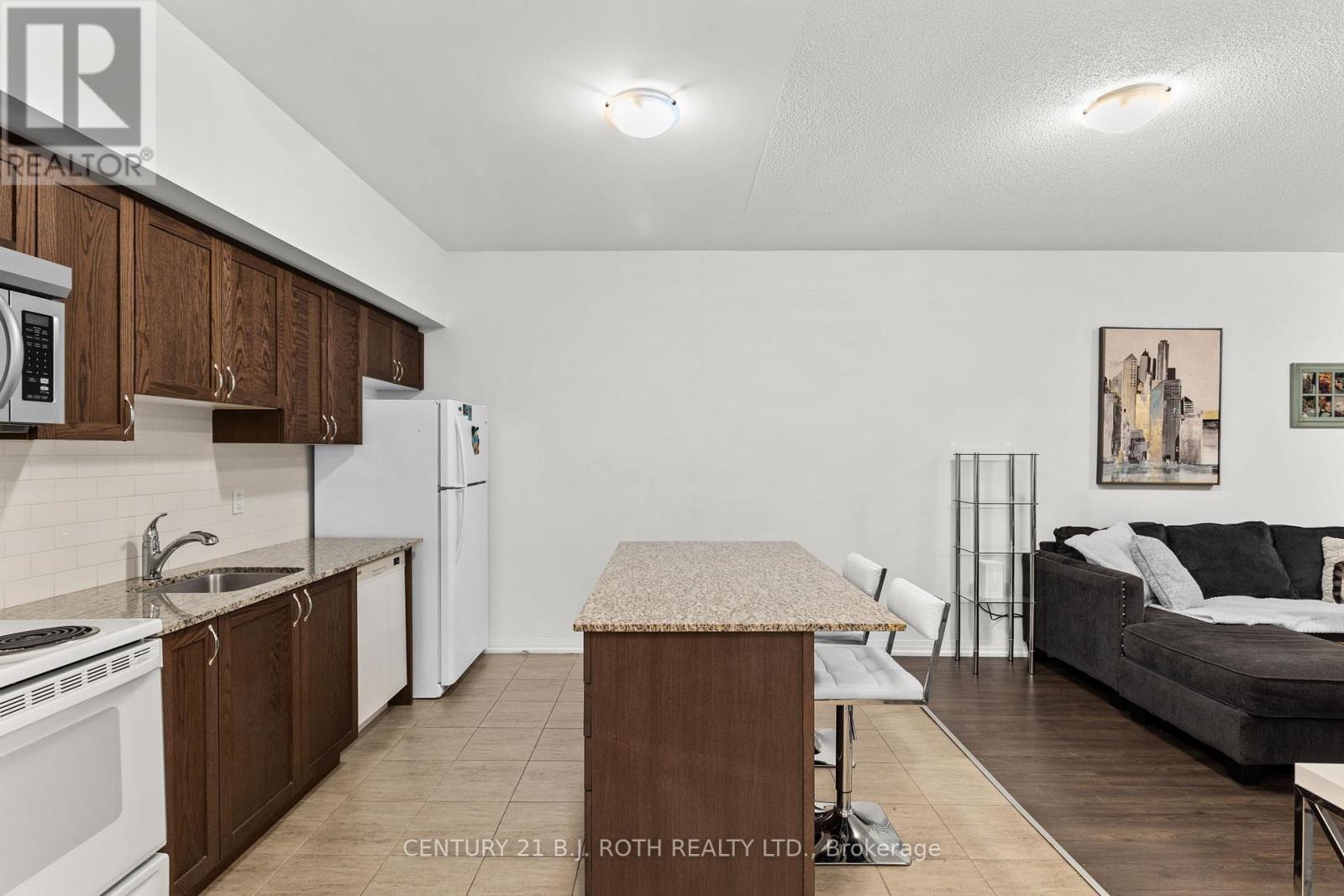 103 - 300 Essa Road, Barrie (0 West), Ontario  L4J 0B9 - Photo 8 - S12414673