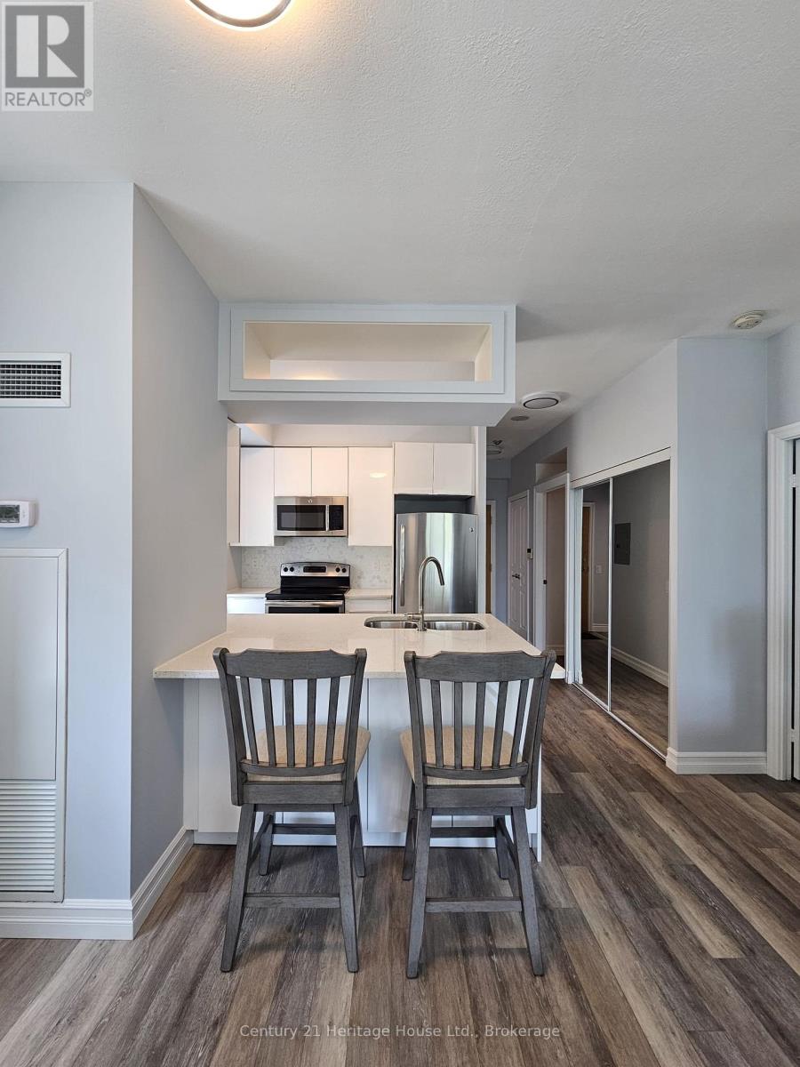 312 - 5 Marine Parade Drive, Toronto (Mimico), Ontario  M8V 4B4 - Photo 8 - W12414866