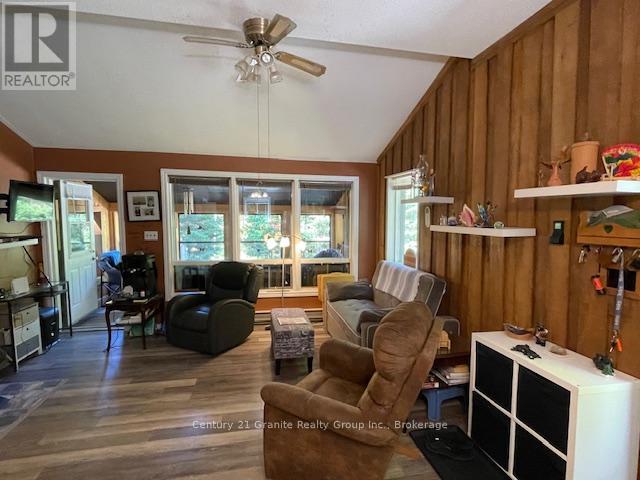 1052 Kensington Road, Dysart Et Al, Ontario  K0M 1S0 - Photo 11 - X12414831