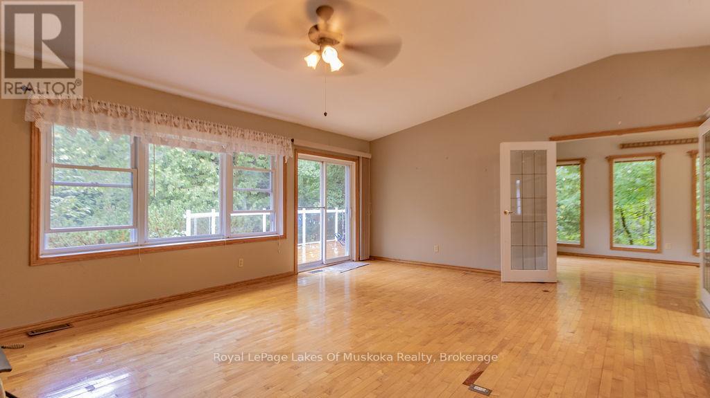 4244 Muskoka Road 117, Lake Of Bays, Ontario  P0B 1A0 - Photo 10 - X12414876