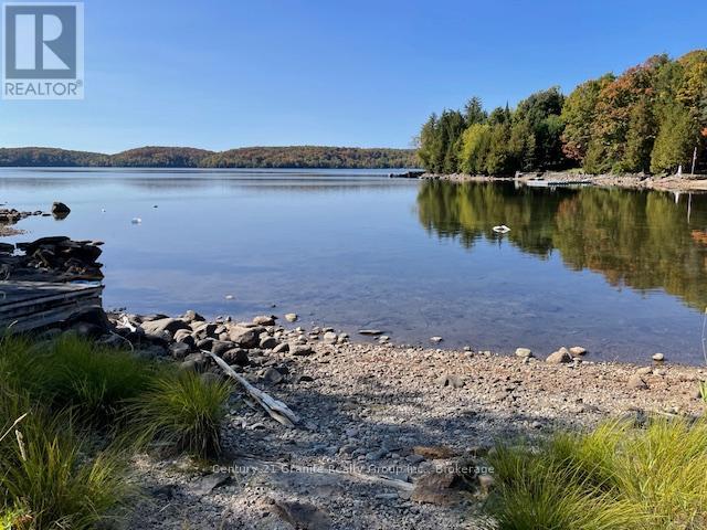 1052 Kensington Road, Dysart Et Al, Ontario  K0M 1S0 - Photo 2 - X12414831