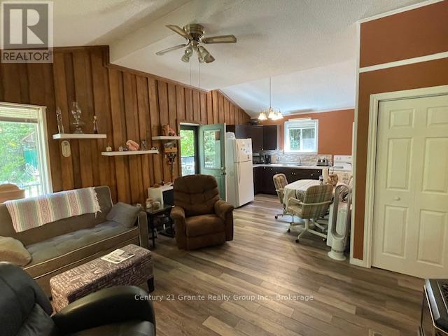 1052 Kensington Road, Dysart Et Al, Ontario  K0M 1S0 - Photo 8 - X12414831