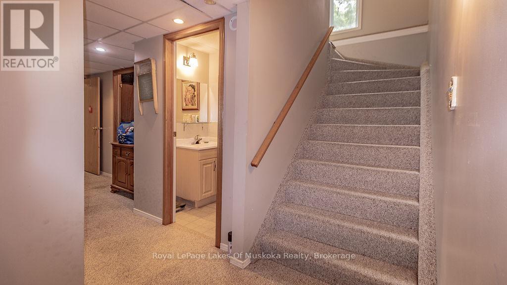 4244 Muskoka Road 117, Lake Of Bays, Ontario  P0B 1A0 - Photo 20 - X12414876