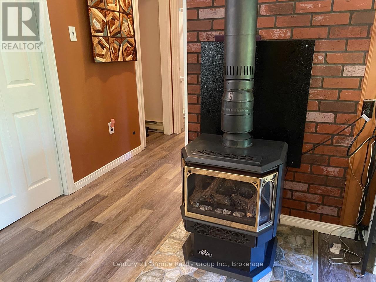 1052 Kensington Road, Dysart Et Al, Ontario  K0M 1S0 - Photo 16 - X12414831