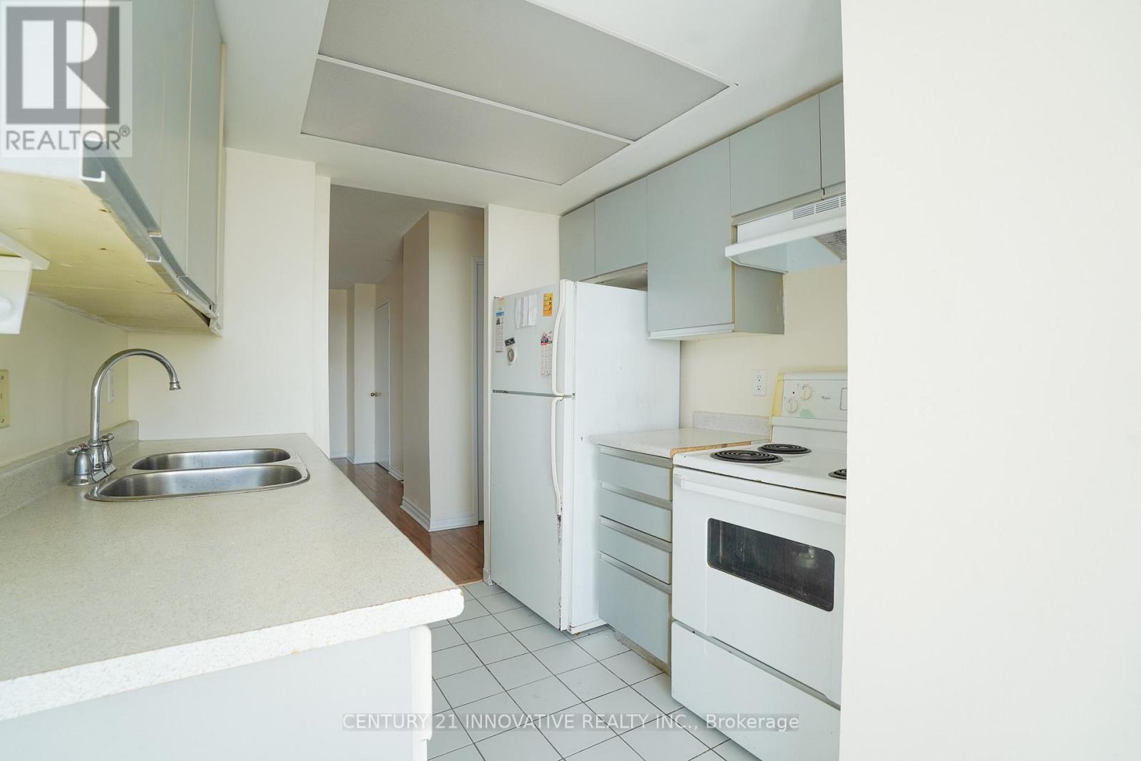 916 - 11753 Sheppard Avenue E, Toronto, Ontario  M1B 5M3 - Photo 7 - E12412486