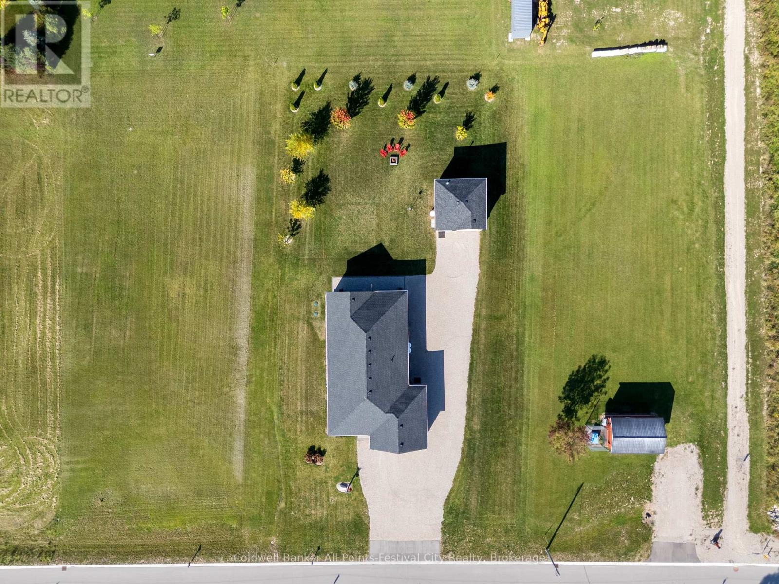 33 Wellington Street S, Ashfield-Colborne-Wawanosh, Ontario  N7A 3X9 - Photo 32 - X12414668