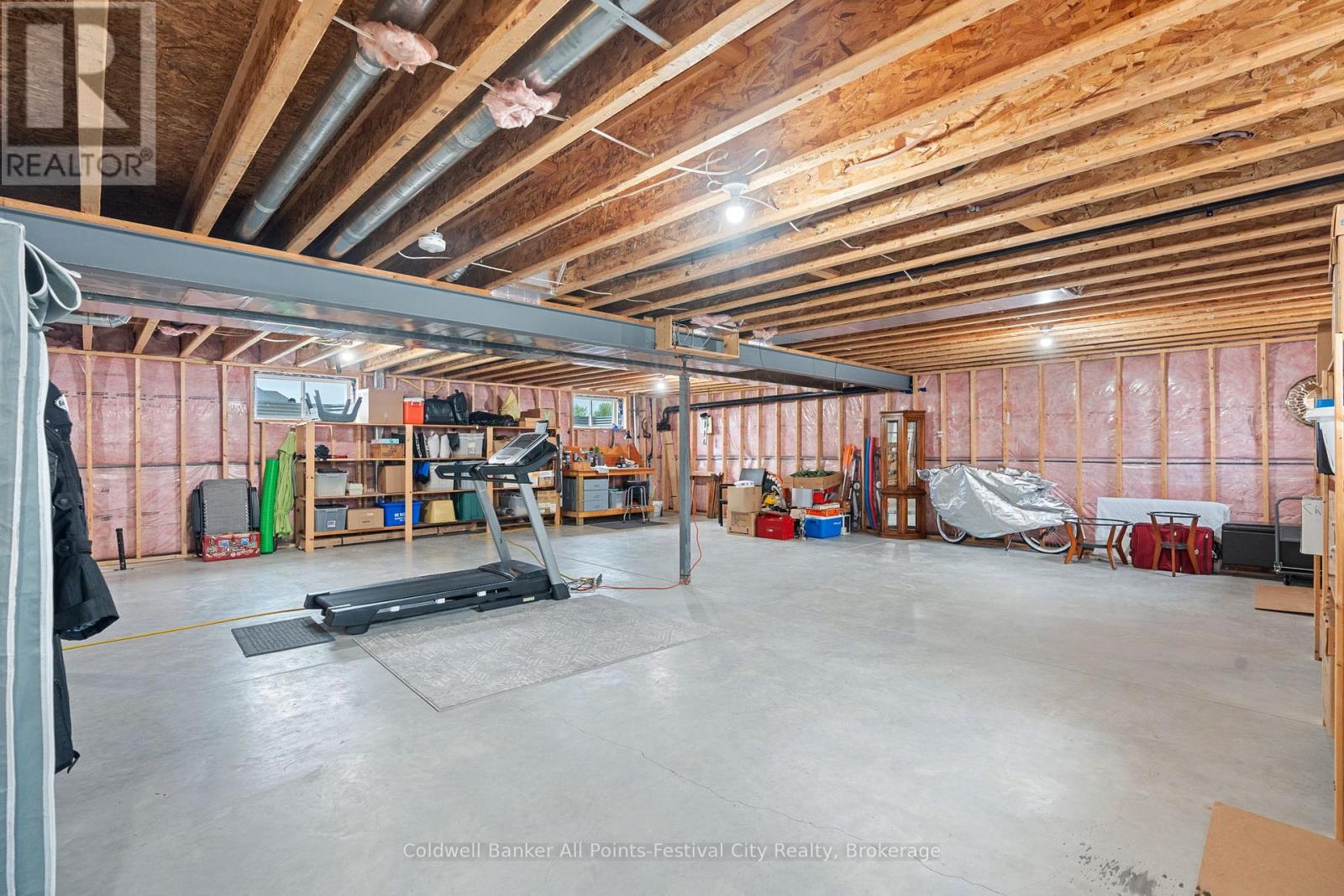 33 Wellington Street S, Ashfield-Colborne-Wawanosh, Ontario  N7A 3X9 - Photo 36 - X12414668