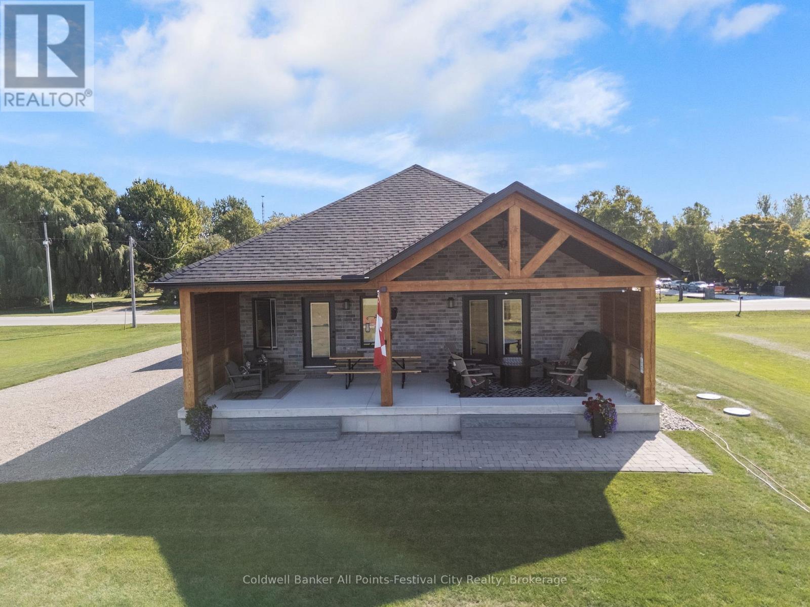 33 Wellington Street S, Ashfield-Colborne-Wawanosh, Ontario  N7A 3X9 - Photo 35 - X12414668