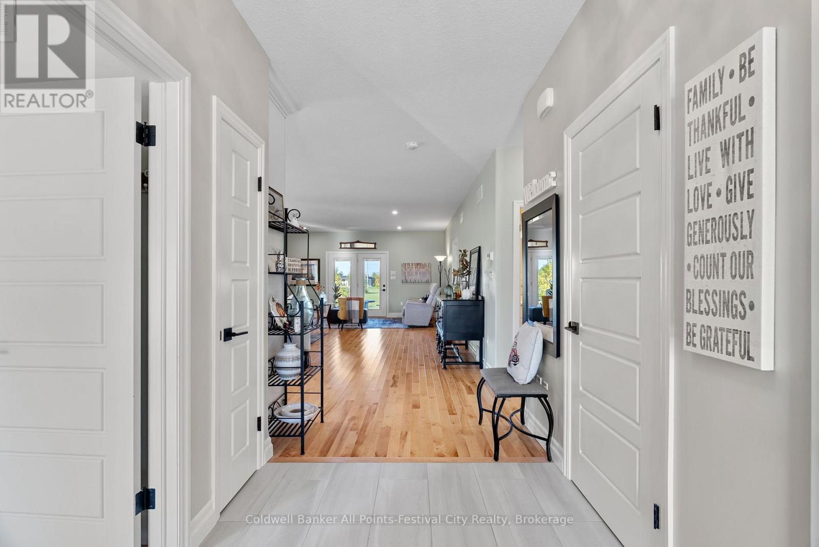 33 Wellington Street S, Ashfield-Colborne-Wawanosh, Ontario  N7A 3X9 - Photo 7 - X12414668